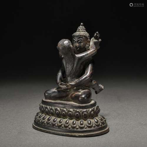 A bronze buddha