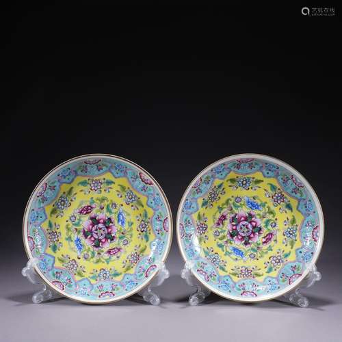 A pair of famille-rose 'floral' dish