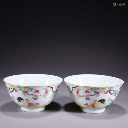 A pair of famille-rose bowl