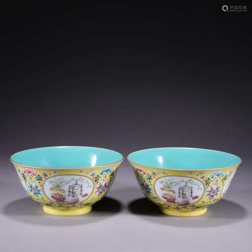 A pair of famille-rose 'floral' bowl