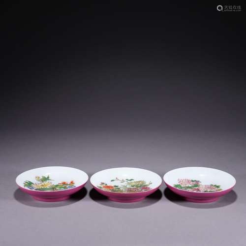 A set of famille-rose 'floral' dish