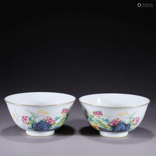 A pair of enamel 'floral and birds' bowl