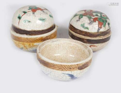 GROUP OF 5 QING GINGER JAR LIDS