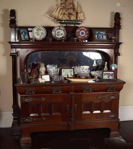 LARGE EDWARDIAN MAHOGANY SIDEBOARD