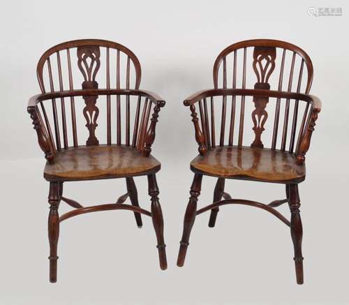 PAIR 19TH-CENTURY YEWWOOD WINDSOR CHAIRS