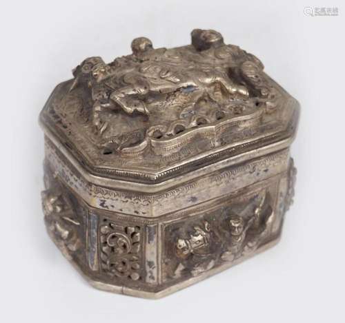 TIBETO-CHINESE SILVER RELIQUARY BOX AND COVER