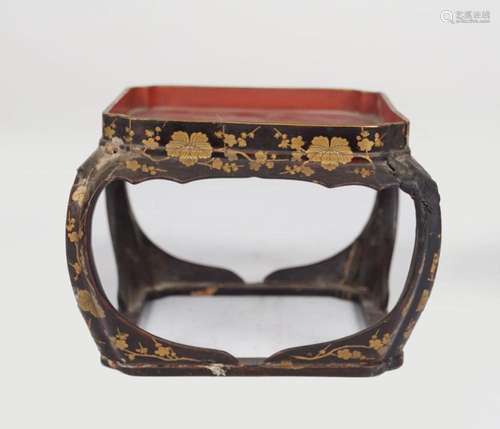 JAPANESE MEIJI LACQUERED STAND