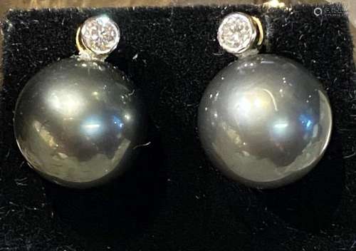 TAHITIAN BLACK PEARL AND DIAMOND .35 CTS EARRINGS