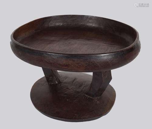 LARGE EARLY 20TH-CENTURY AFRICAN TRIBAL BOWL