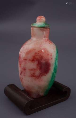 CHINESE JADEITE SNUFF BOTTLE AND STOPPER