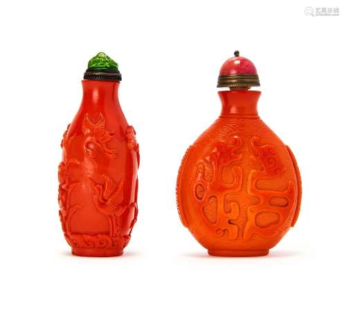 TWO CHINESE SNUFF BOTTLES, QING DYNASTY (1644-1911)