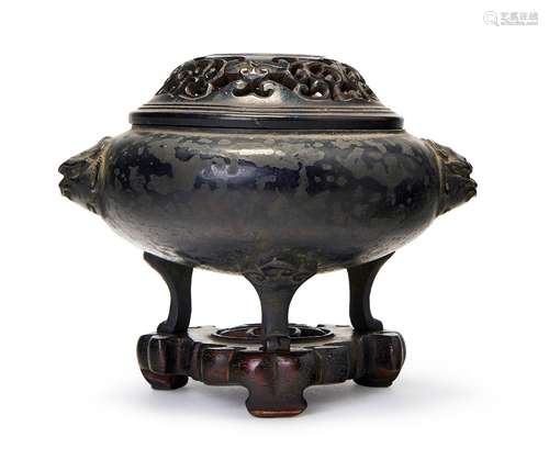 A CHINESE BRONZE TRIPOD CENSER, QING DYNASTY (1644-1911)