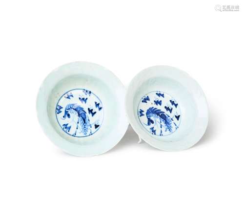 A PAIR OF CHINESE BLUE & WHITE BOWLS, KANGXI PERIOD (166...