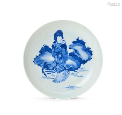 A CHINESE BLUE & WHITE DISH, QING DYNASTY (1644-1911)