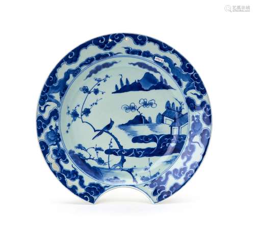 A CHINESE BLUE & WHITE BASIN, QING DYNASTY (1644-1911)