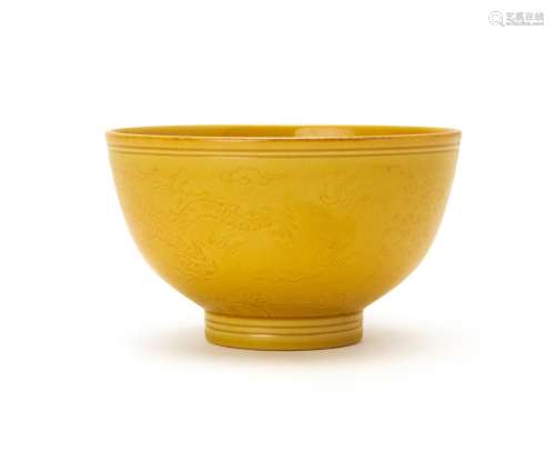 A CHINESE YELLOW GLAZED BOWL, QING DYNASTY (1644-1911)