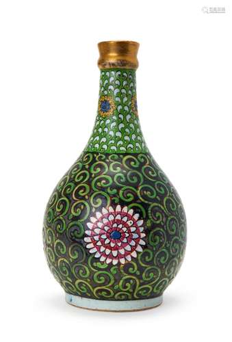 A CHINESE BOTTLE VASE, QING DYNASTY (1644-1911)