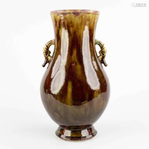 A Chinese 'Hu' vase with brown glaze, Daoguong mark,...