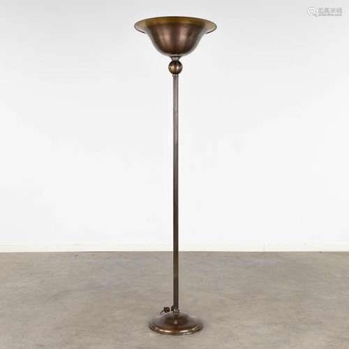 An antique floor lamp, copper, Art Deco. (H:168 x D:45 cm)