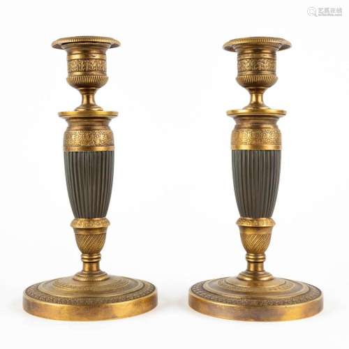 A pair of candlesticks, bronze, 19th C. (H:20 x D:10 cm)