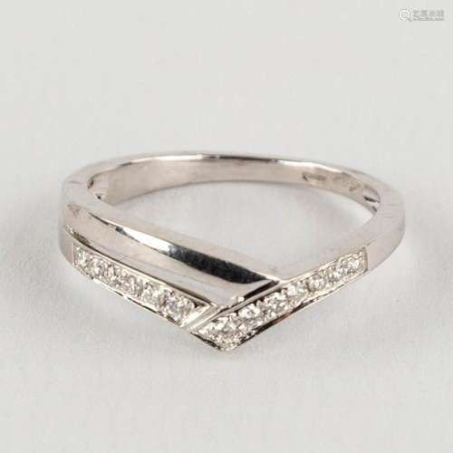 A ring, 18kt white gold with diamonds, appr. 0,18ct, ring si...