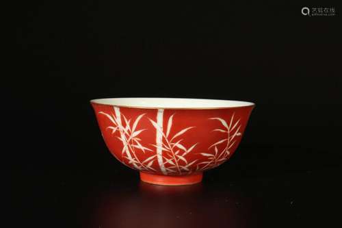 Bol rouge corail à décor de bambou, période Qianlong