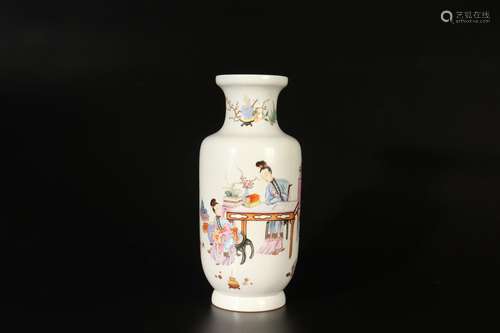 Vase à bâtonnets émaillé de la famille rose de Qing Yongzhen...