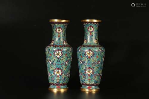 Paire de vases cloisonnés, période Qianlong, dynastie Qing