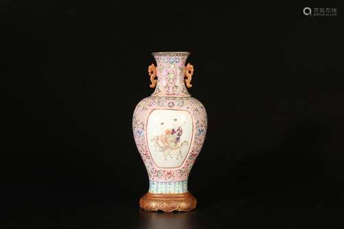 Qing Qianlong Vase famille rose avec personnages et histoire...