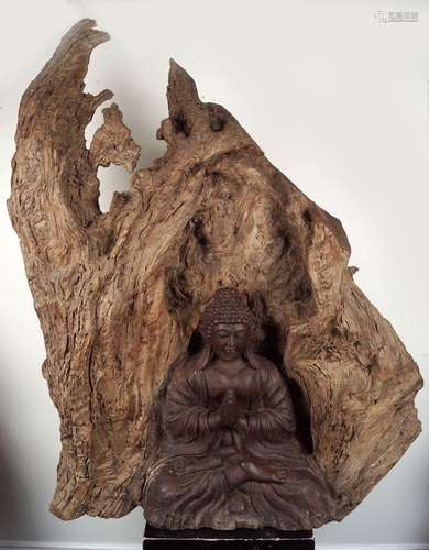 LARGE 18TH-CENTURY CHINESE HARDWOOD BUDDHA