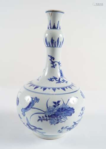 CHINESE QING BLUE AND WHITE VASE