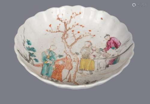 CHINESE QING FAMILLE ROSE DISH
