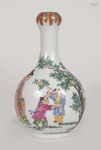 CHINESE VASE IN FENCAI ENAMELS