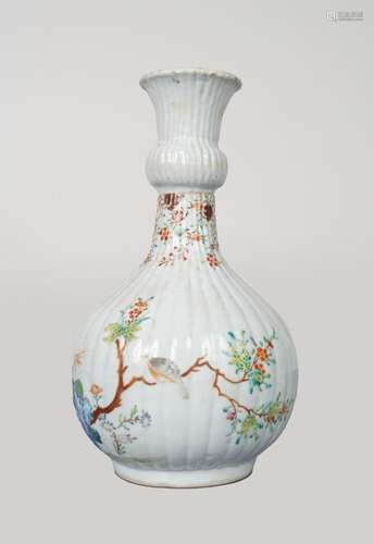 CHINESE QING FAMILLE ROSE VASE