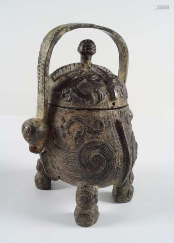 CHINESE ARCHAIC BRONZE FOOD VESSEL