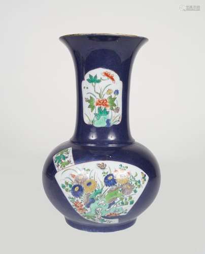 CHINESE QING PORCELAIN VASE