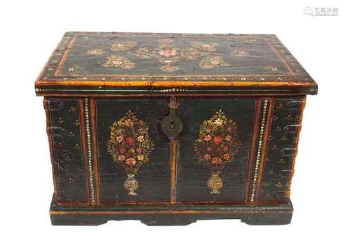 18TH-CENTURY INDIAN MARRIAGE CHEST