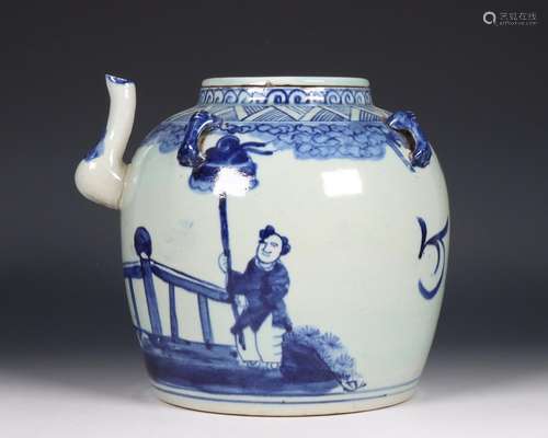 China, blue and white porcelain kettle and cover, ca. 1900,