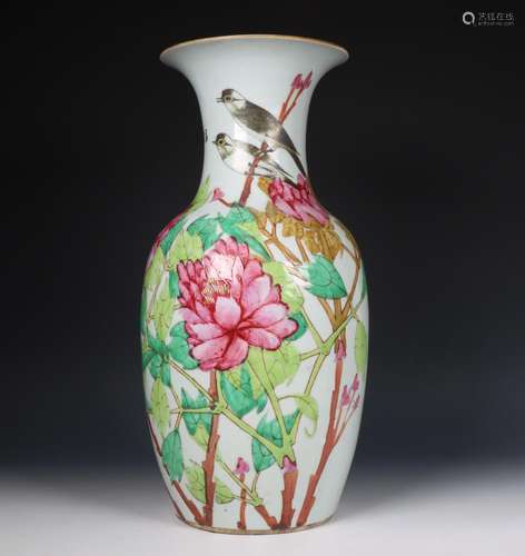 China, famille rose porcelain vase, 19th century,