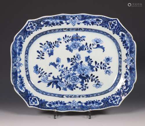 China, rectangular blue and white serving dish, Qianlong per...