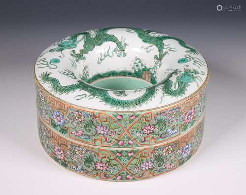 China, famille rose porcelain dragon necklace box and cover,...