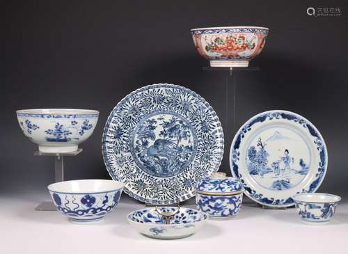 China, collection of porcelain, mostly Qing dynasty (1644-19...