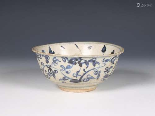 China, blue and white Swatow bowl, mid 17th century,