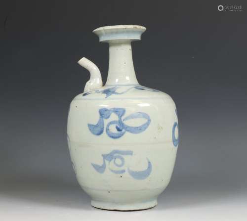 China, Swatow blue and white water-jug, late Ming dynasty (1...