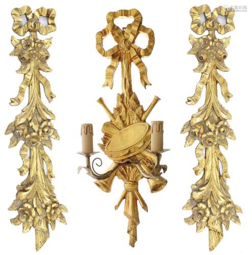 Pair of gold leaf gesso floral and foliate swag carved wall ...