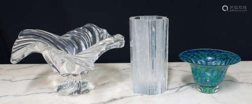 Three pieces of decorative art glassto include a bark effect...