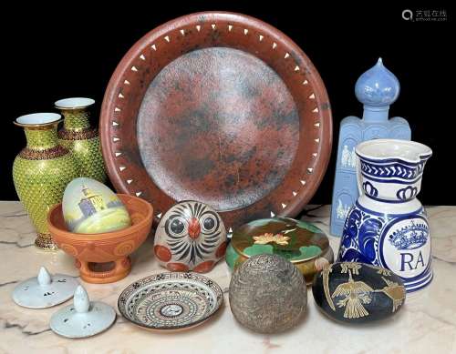Group of decorative souvenir pottery and porcelain; includin...