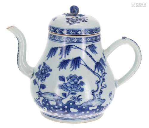 Chinese export blue and white porcelain teapot and cover, wi...