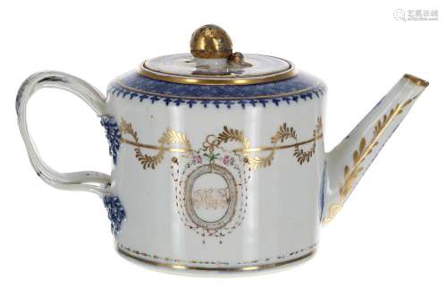 Chinese export armorial porcelain teapot and cover, of cylin...