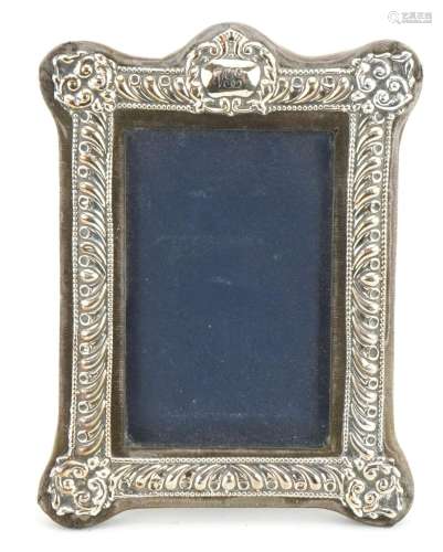 Elizabeth II silver easel photo frame with embossed decorati...